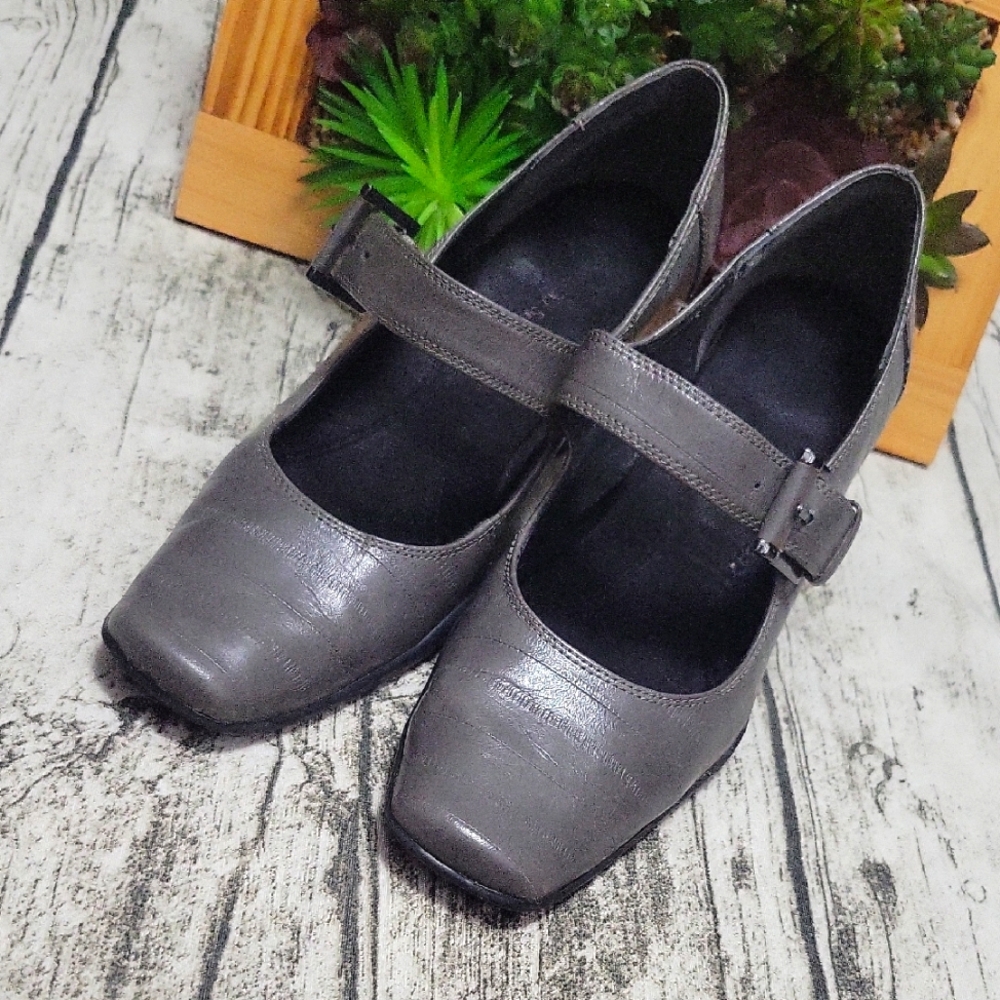 Aerosoles Gray Heels, Size 9
